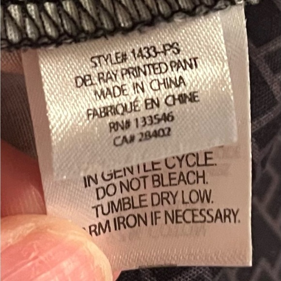 Crosby Del Ray Printed Ankle Pants Black Gray Geometric Size 10 - Picture 6 of 7